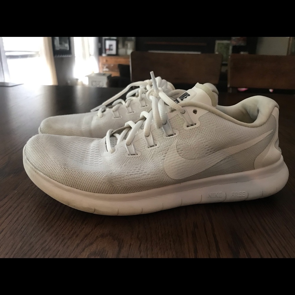 Women’s Nike Free Run sneakers